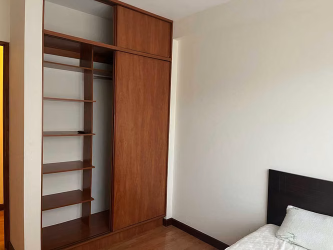 Excelente Oportunidad de Inversión en Escazú: Apartamento Ejecutivo Totalmente Amueblado - Imagen 6