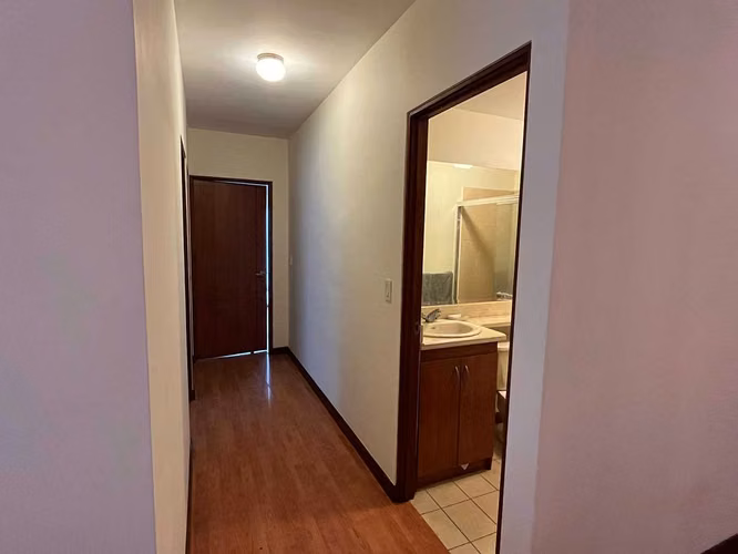 Excelente Oportunidad de Inversión en Escazú: Apartamento Ejecutivo Totalmente Amueblado - Imagen 17