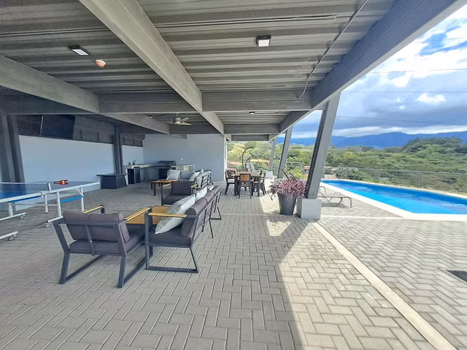POZOS DE SANTA ANA MODERNO FULL AMUEBLADO 1 HAB / 1BAÑO 1 PARQUEO
