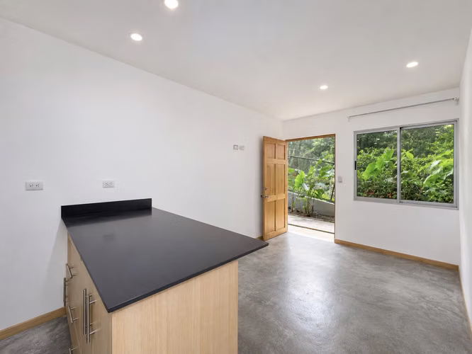 Apartamento en alquiler en Santa Ana. 2 Habitaciones / 1 Baños / 1 Parqueo.