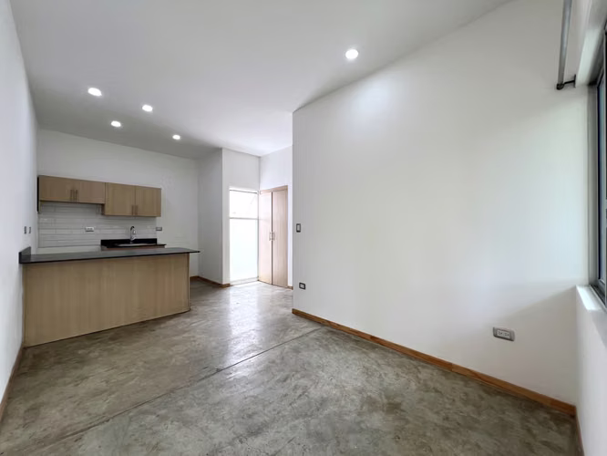 Alquiler de apartamento en Santa Ana. 2 Habitaciones / 1 Baño / 1 Parqueo. - Imagen 2