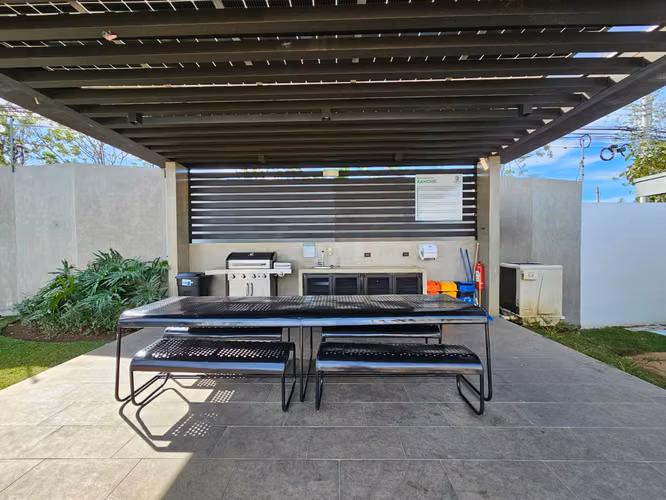 Venta casa 3 habitaciones con patio. Condominio Naos San Joaquín