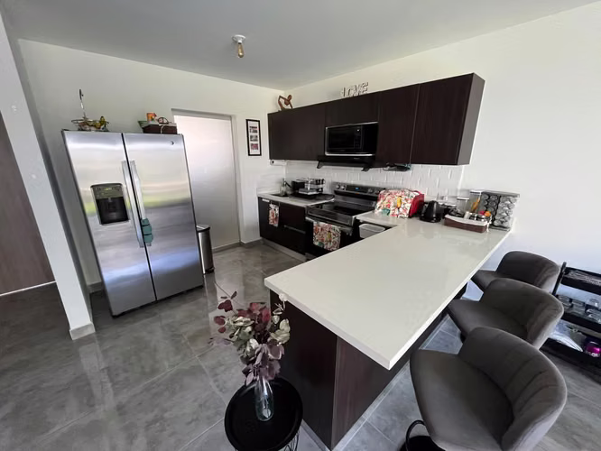 Venta casa 3 habitaciones con patio. Condominio Naos San Joaquín