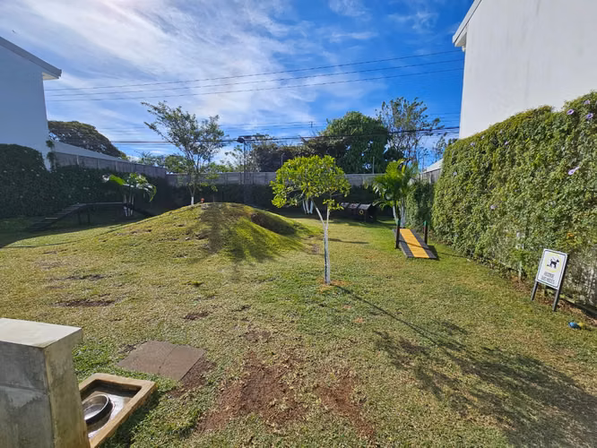 Venta casa 3 habitaciones con patio. Condominio Naos San Joaquín
