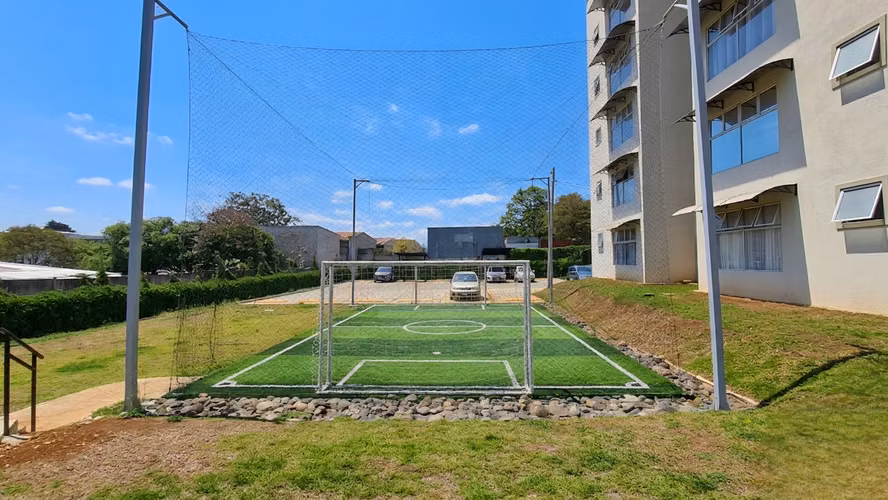 ¡Listo para Mudarse! Apto Full Amoblado con 2 Parqueos – Condominio Fuente del Sol-9 - Imagen 12