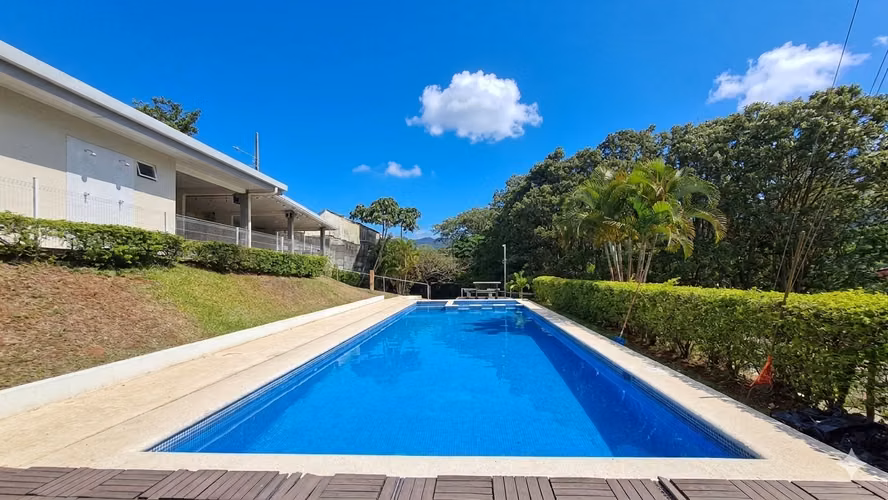 ¡Listo para Mudarse! Apto Full Amoblado con 2 Parqueos – Condominio Fuente del Sol-9 - Imagen 10