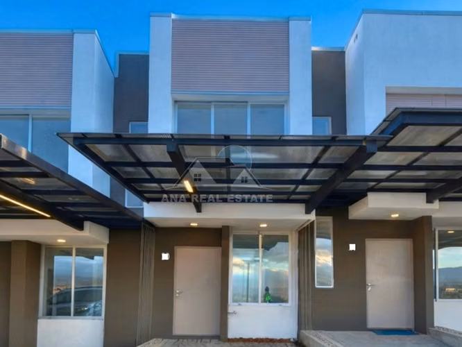 House for Sale in a Three-Home Condominium – Guachipelín, Escazú