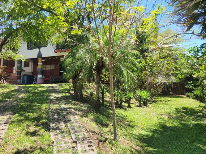 Casa con vistas y potencial de inversión en San Antonio de Escazú