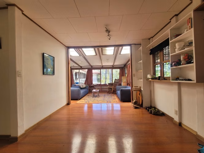 Casa con vistas y potencial de inversión en San Antonio de Escazú - Imagen 9