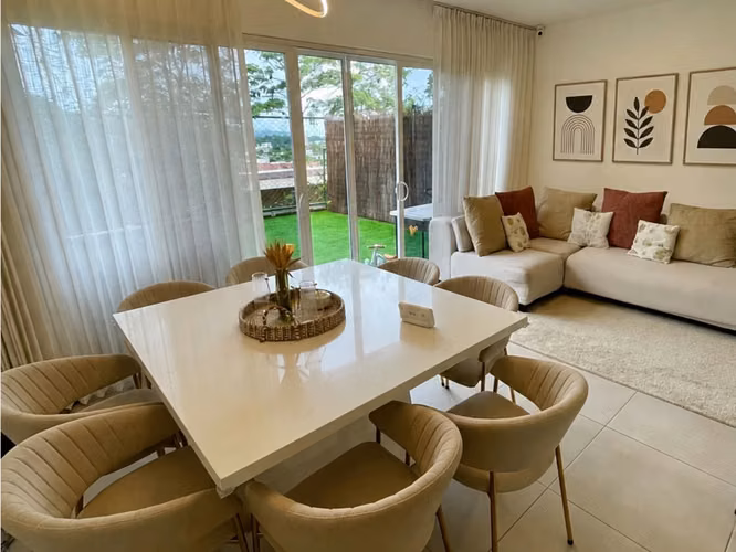 Casa en venta en Ciudad Colón | Condominio, 187 m² y 3 habitaciones | US$215.000