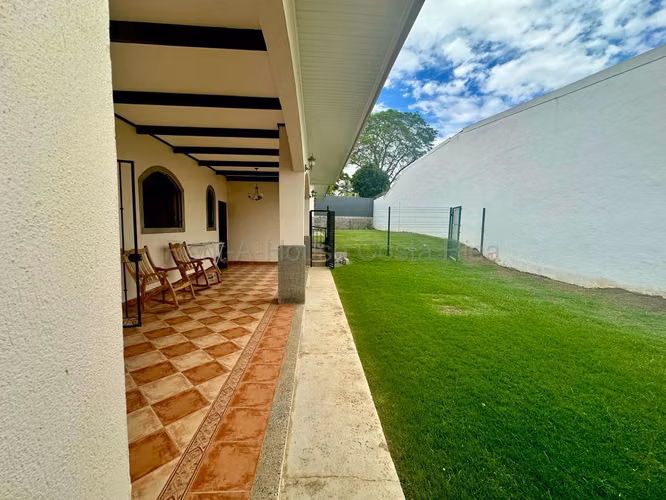 Casa con 2 Viviendas en Venta en Barrio San José, Alajuela | Terreno Esquinero H.A. #26-1800 - Imagen 3