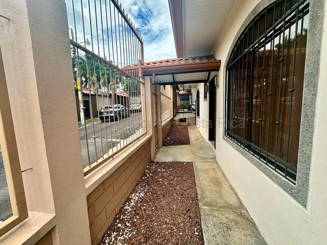 Casa con 2 Viviendas en Venta en Barrio San José, Alajuela | Terreno Esquinero H.A. #26-1800 - Imagen 18