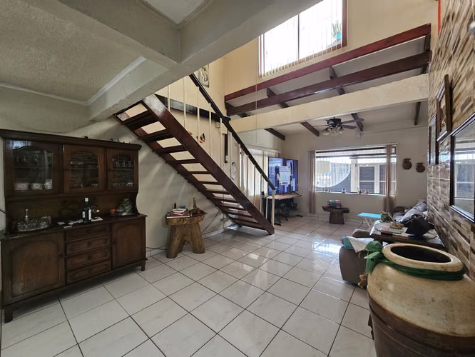Amplia casa en Desamparados cerca del Megasuper, San José