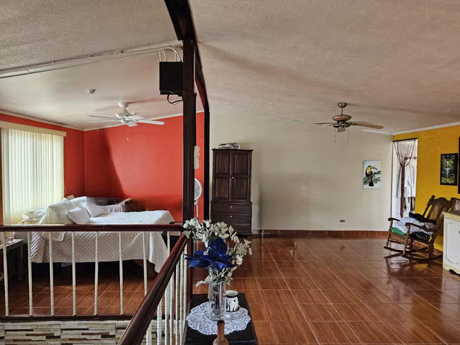Amplia casa en Desamparados cerca del Megasuper, San José
