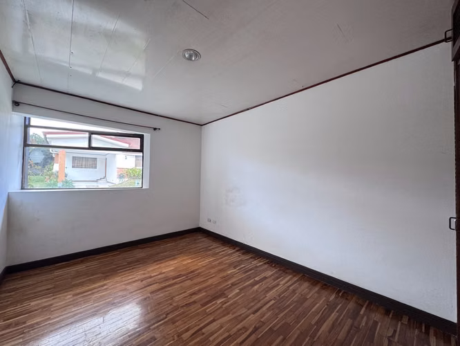 Venta de casa de Una Planta Con Condiciones Especiales