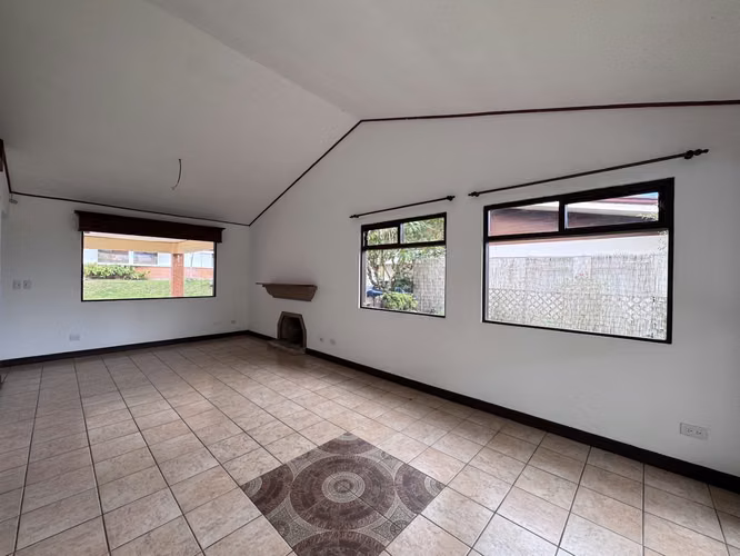 Venta de casa de Una Planta Con Condiciones Especiales