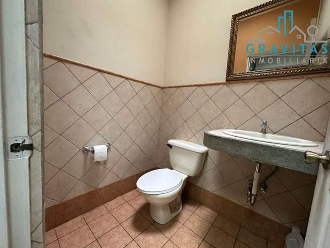 Alquiler de local comercial en Curridabat Pinares | 30 m2 | Con parqueo | F 705