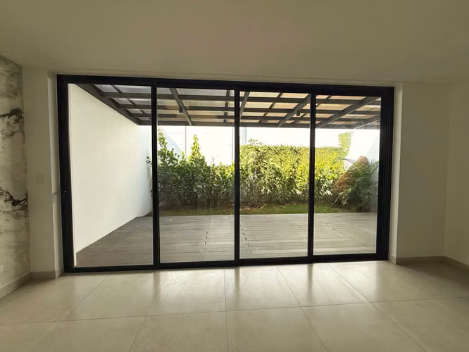 Exclusiva casa en alquiler en condominio en Pozos de Santa Ana! P582 - Imagen 5