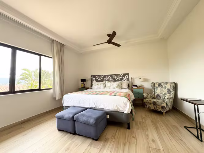 Condominio Puerta de Hierro 3 dormitorios + 2 oficinas + rancho BBQ