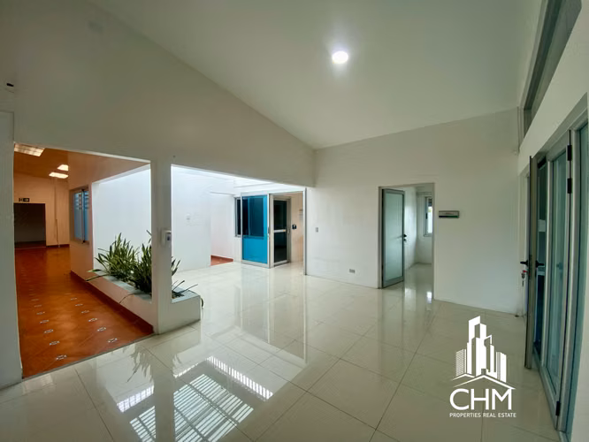 ALQUILER DE ESPECTACULAR PROPIEDAD COMERCIALROHRMOSERCERCA PLAZA MAYORAPTA PARA CUALQUIER TIPO OFICINA-NEGOCIO