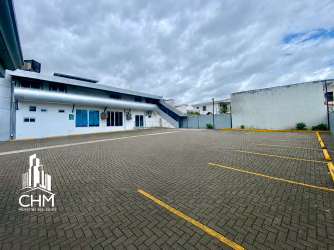 ALQUILER DE ESPECTACULAR PROPIEDAD COMERCIALROHRMOSERCERCA PLAZA MAYORAPTA PARA CUALQUIER TIPO OFICINA-NEGOCIO