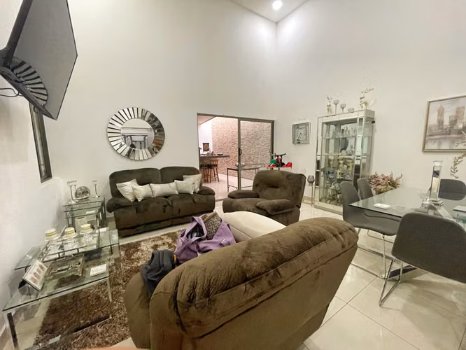 Casa en alquiler para vivienda/oficina en Nunciatura! P383