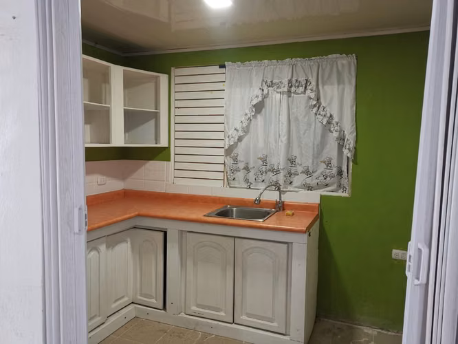 Local comercial en alquiler en Rohrmoser con patio! P609