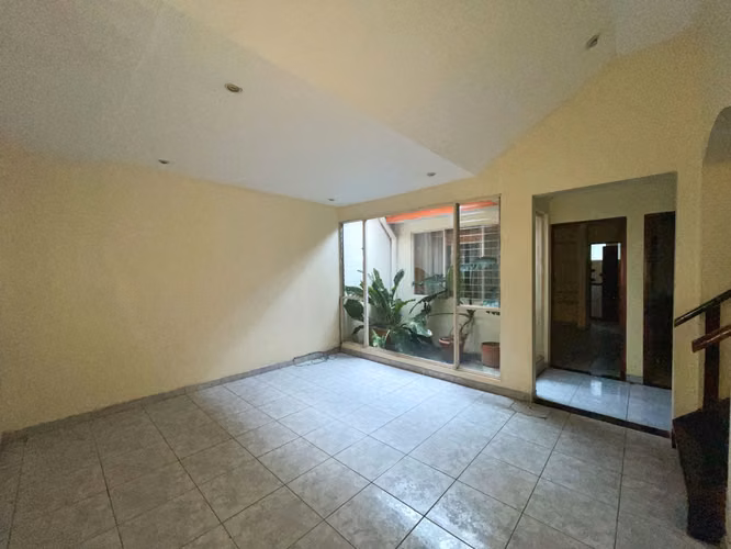Casa en venta en Sabana Sur, ideal para remodelar! P502