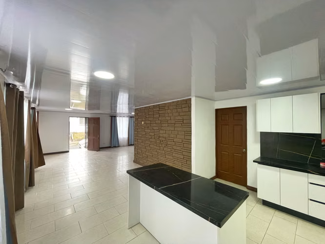 Casa de una planta y jardín con gran potencial en Rohrmoser!! P610 - Imagen 8