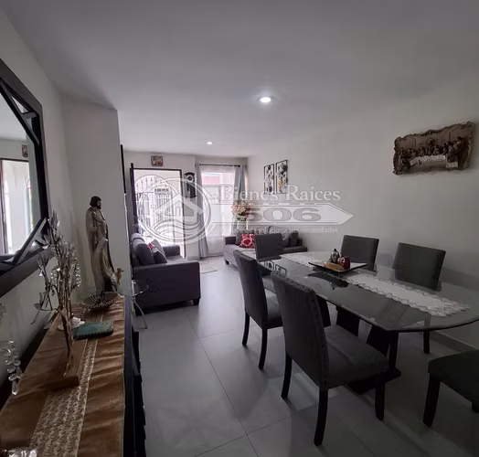 Se vende casa recien remodelada  San Francisco de Heredia