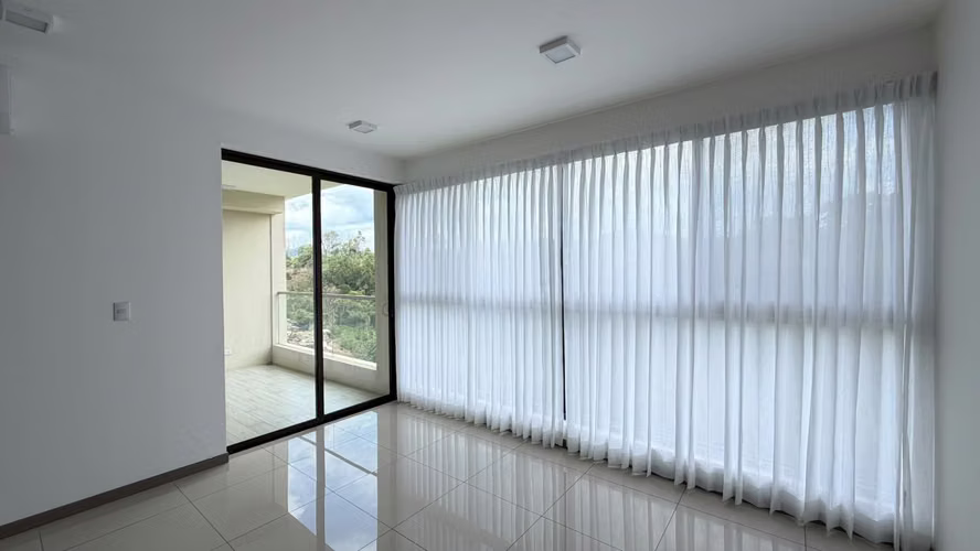 Alquiler de Apartamento NUEVO en Condominio EL CANAL GRECIA $1.100
