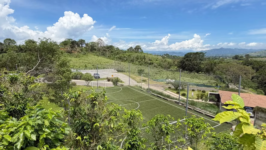 Alquiler de Apartamento NUEVO en Condominio EL CANAL GRECIA $1.100