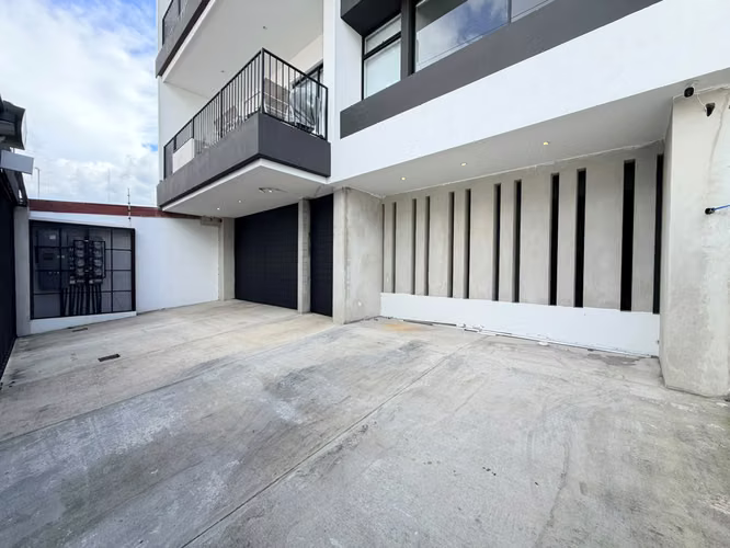 SE ALQUILA APARTAMENTO ESTUDIO CERCA DE PLAZA MAYOR ROHRMOSER