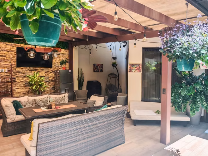 SE VENDE HERMOSA CASA EN EL ROBLE, ALAJUELA