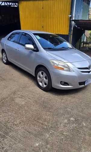 YARIS 2008