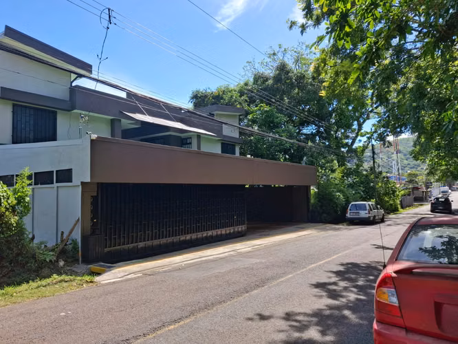 Alquilo apartamentos nuevos en Ciudad colon centro