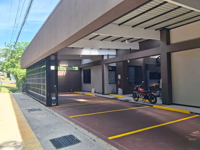 Alquilo apartamentos nuevos en Ciudad colon centro