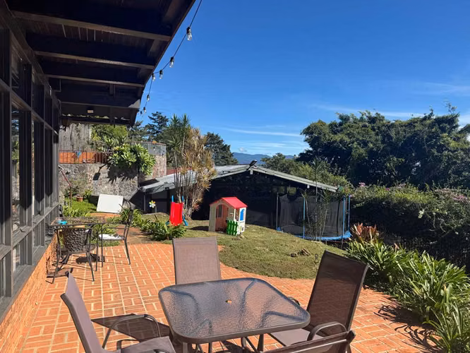 Descubra Todo su Potencial: 5 Habitaciones, Piscina, Apto. para Huéspedes y Vistas Panorámicas - Imagen 15