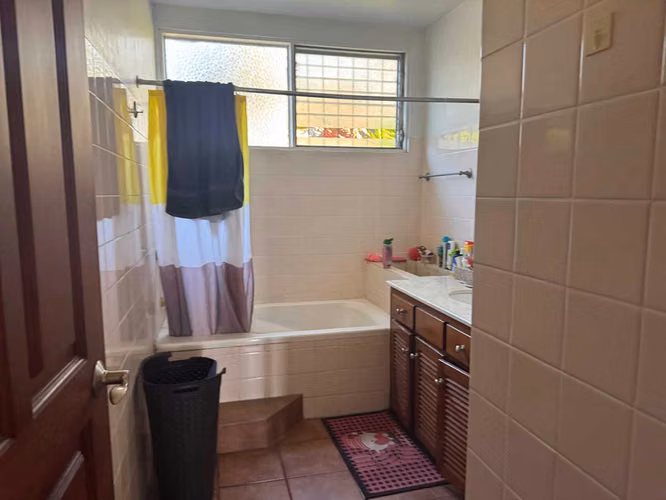 Descubra Todo su Potencial: 5 Habitaciones, Piscina, Apto. para Huéspedes y Vistas Panorámicas - Imagen 9