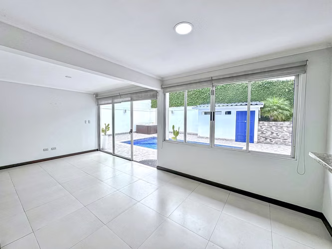 Casa Anonos Breezes a one level home with a pool