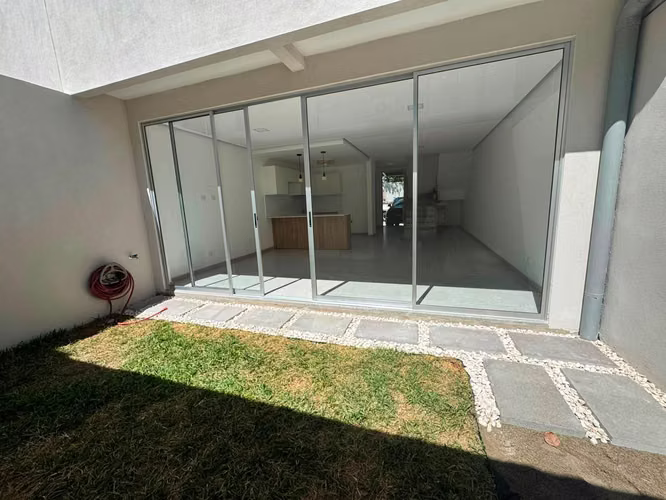 Alquiler para estrenar en Condominio de Río Oro, Santa Ana | Con o sin línea blanca - Imagen 4