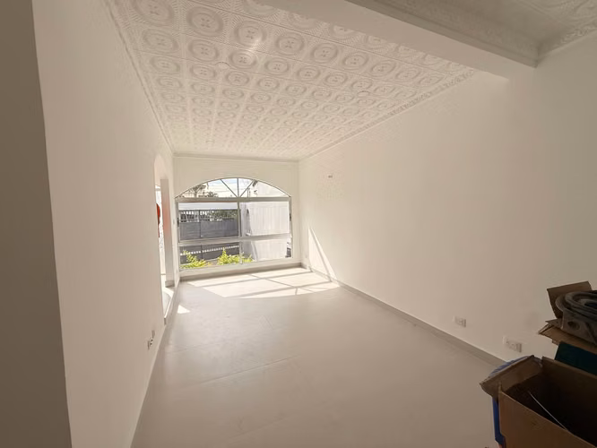 Alquiler en Santa Ana Centro - Casa en Residencial con Seguridad - Imagen 3