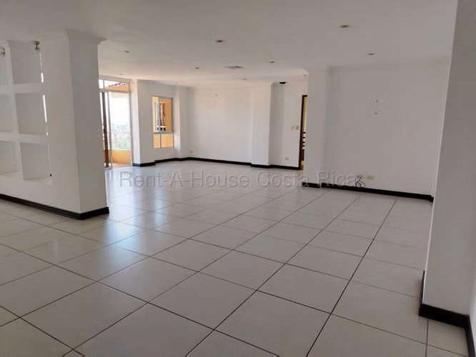 Venta de Apartamento en San Rafael de Escazú.