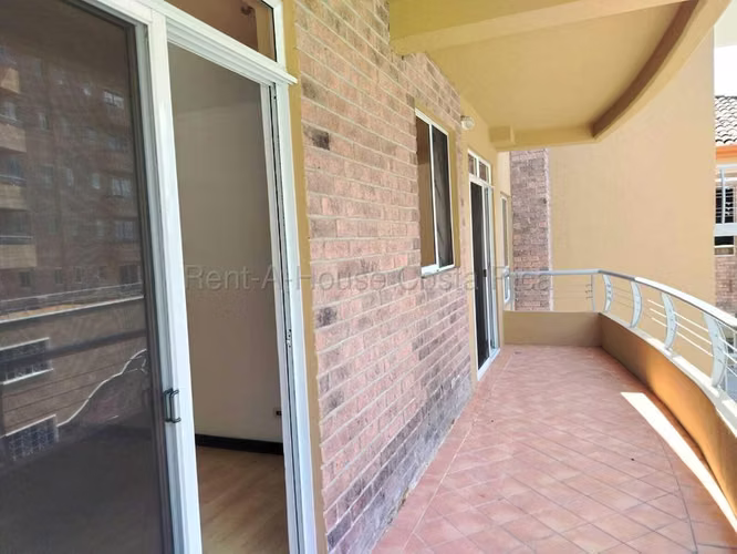 Venta de Apartamento en San Rafael de Escazú.