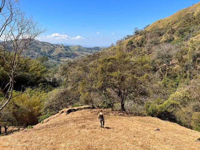 Hermosa propiedad de 200,000m2 adyacente a una poza natural - Imagen 3