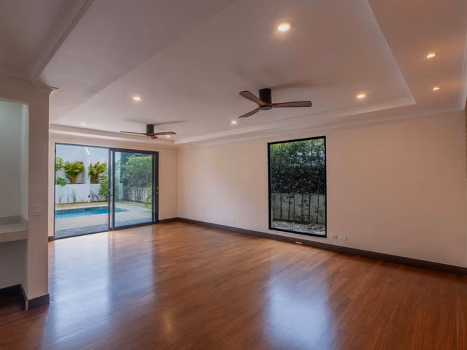 VENTA Y ALQUILER DE EXCLUSIVA CASA CON PISCINA PRIVADA EN HACIENDA DEL SOL - Imagen 7