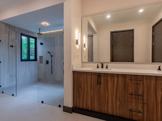 VENTA Y ALQUILER DE EXCLUSIVA CASA CON PISCINA PRIVADA EN HACIENDA DEL SOL - Imagen 17