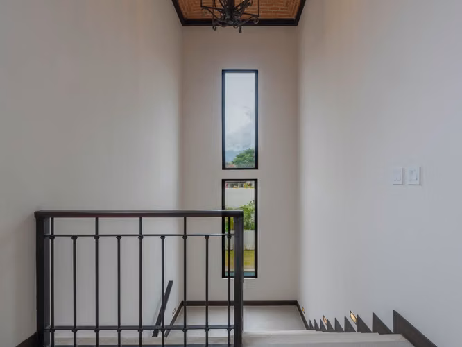 VENTA Y ALQUILER DE EXCLUSIVA CASA CON PISCINA PRIVADA EN HACIENDA DEL SOL - Imagen 9
