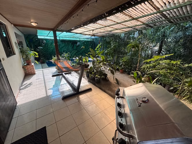 Casa en un entorno de santuario con piscina y arroyo - Imagen 19