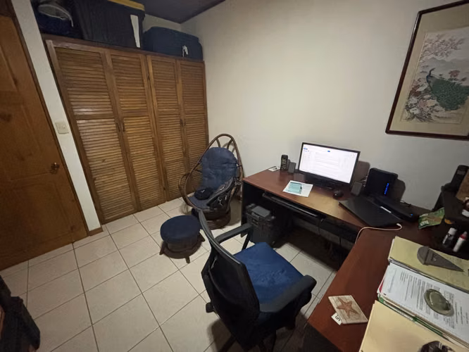 Casa en un entorno de santuario con piscina y arroyo - Imagen 17